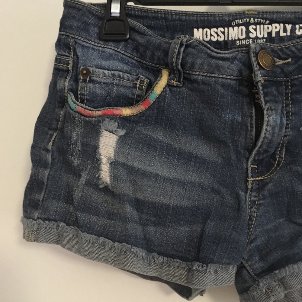 ♥️ 5x$15 Mossimo Supply Multicolor embroidered jean shorts